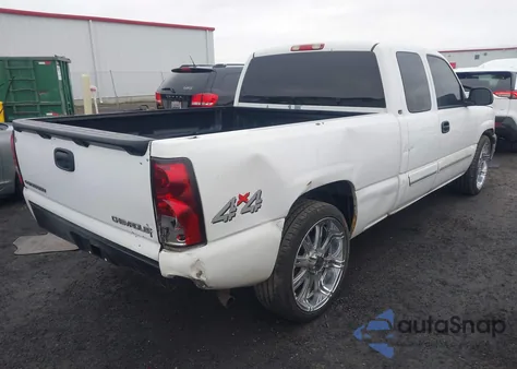 2005 Chevrolet Silverado 1500 Ls z USA, uszkodzony, nr VIN 2GCEC19V351222416
